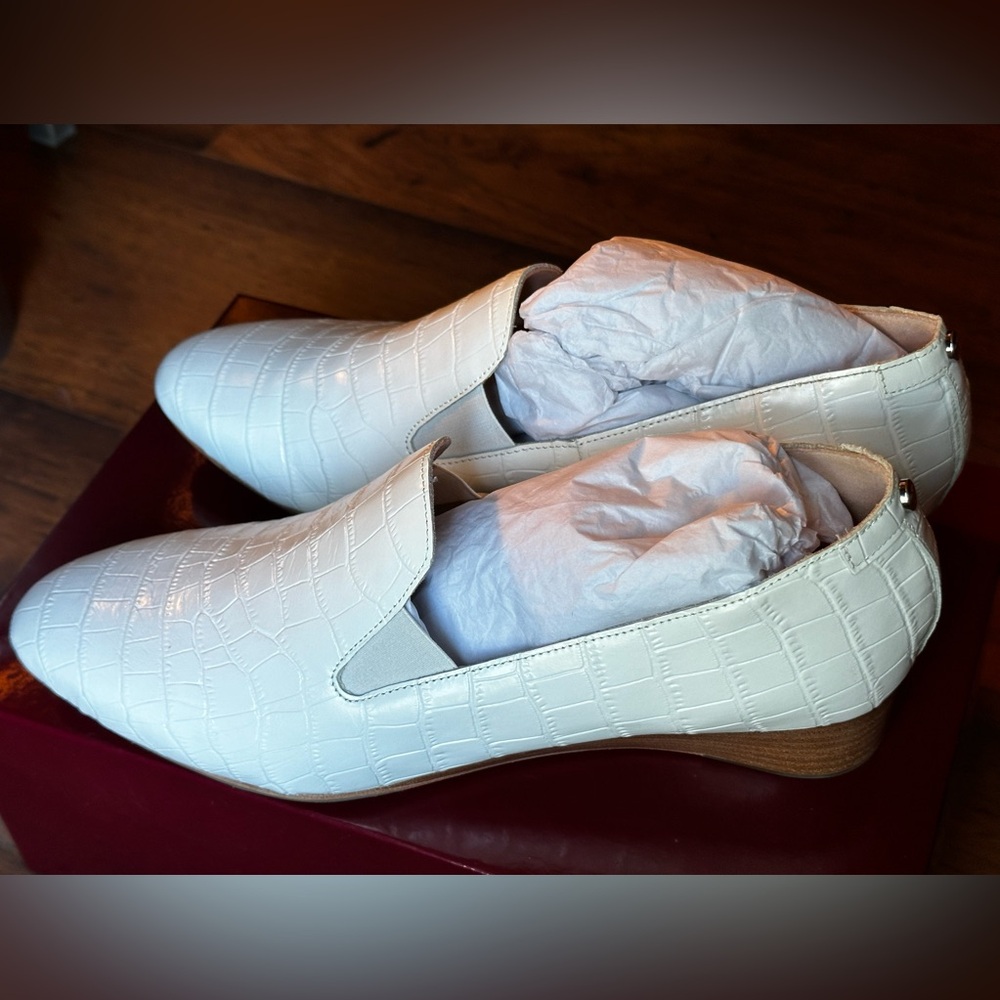 Taryn Rose Loafers size 9